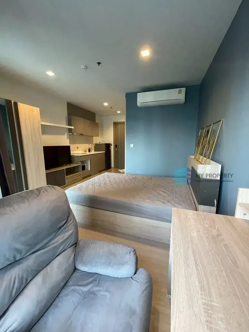 Life Asoke Rama 9